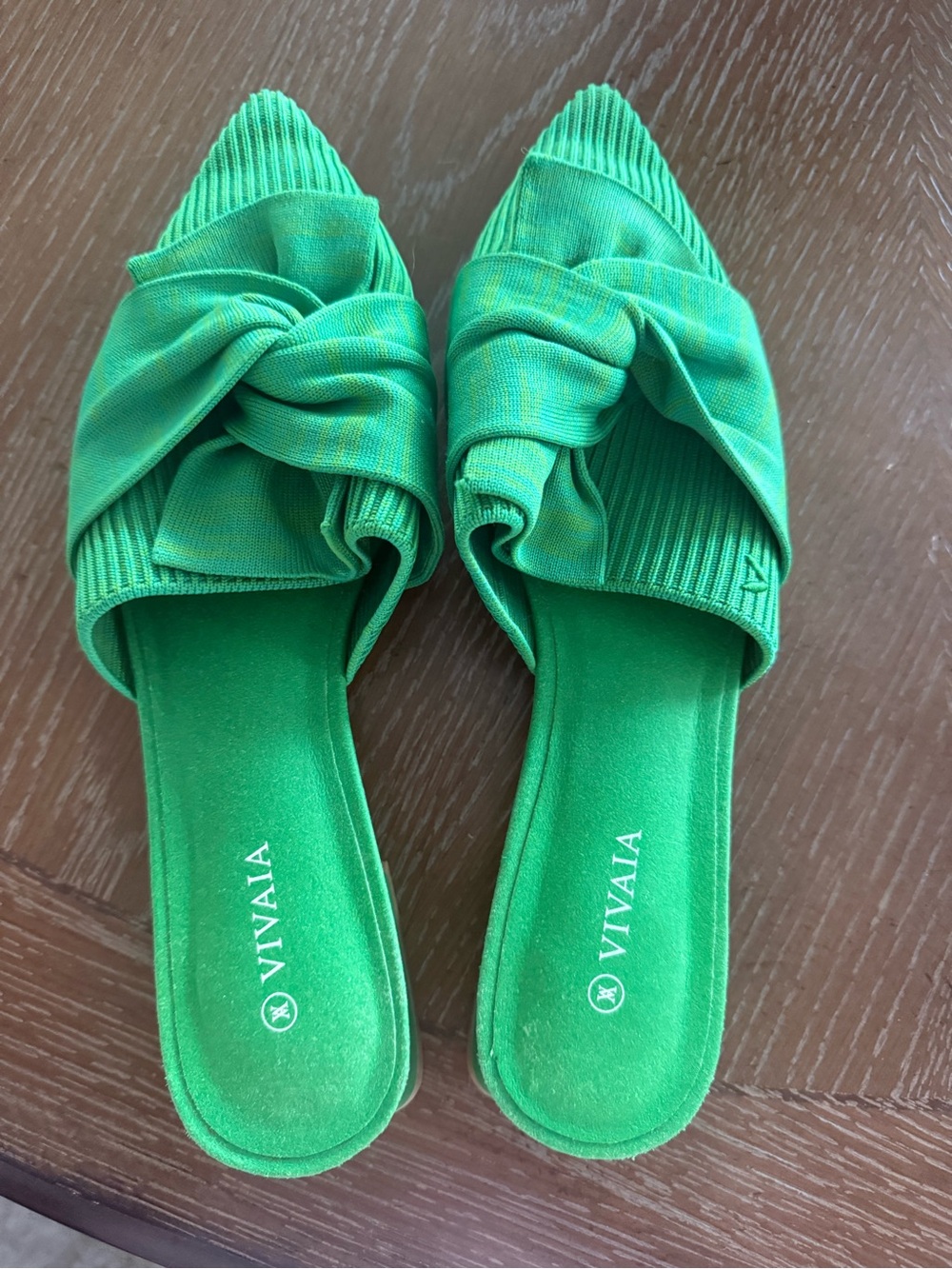 Vivaia - Green Knotted Slide Sandals - Women's size 40.   Like new